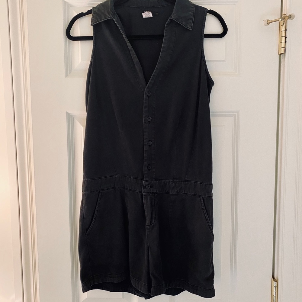 Urban Outfitters Black Sleeveless Romper + Pockets | Size 2